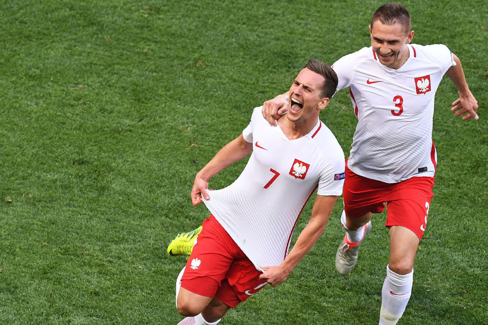  阿森纳小将恩瓦内里破门，成队史最年轻进球者  