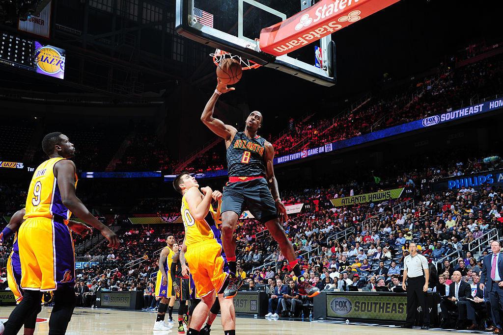  老鹰逆袭击败雄鹿挺进季后赛  