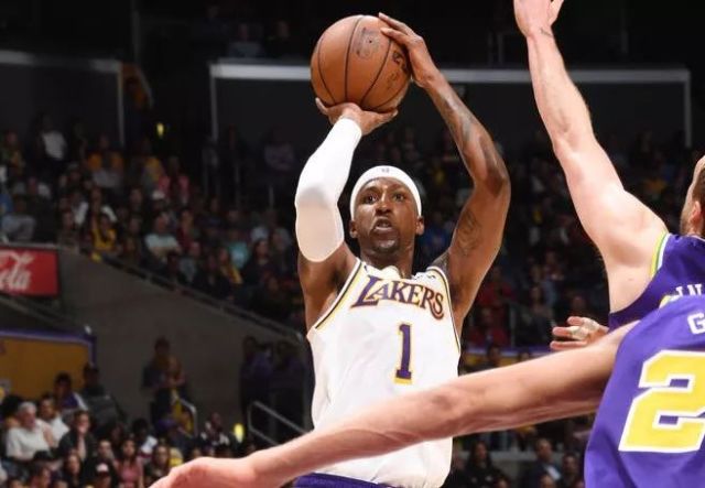  米切尔首节二十二分骑士大胜尼克斯终结对手四连胜  